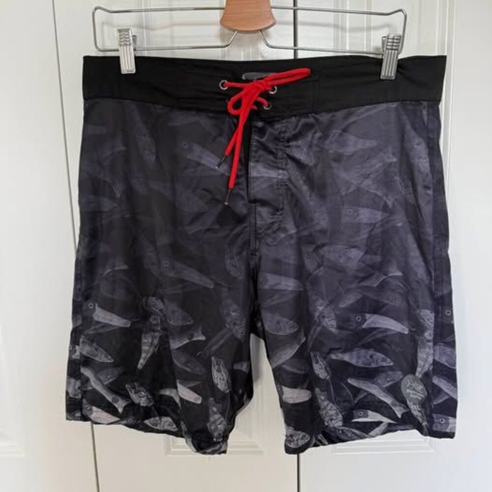 Psycho Tuna Board Shorts Men's size 34
